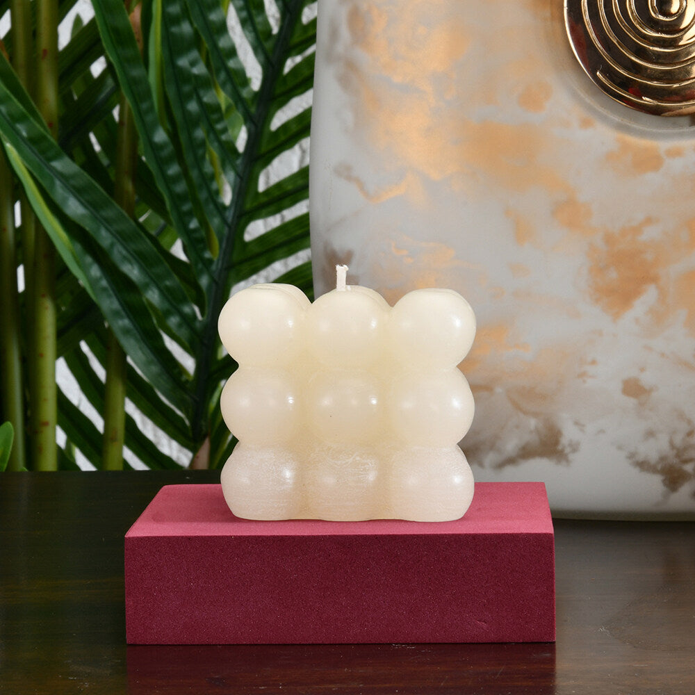 Arias Wild Lotus and Freesia Lily Scented Bubble Candle (White)