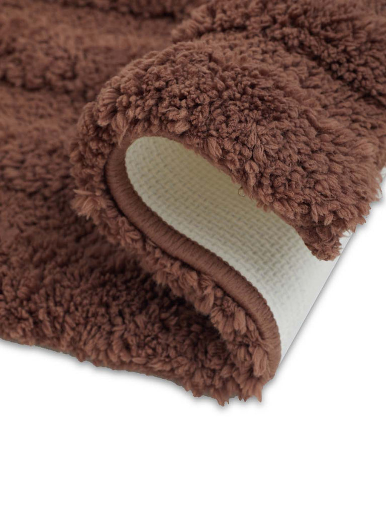Spaces Solid Synthetic Fabric 16" x 24" Bath Mat (Brown)