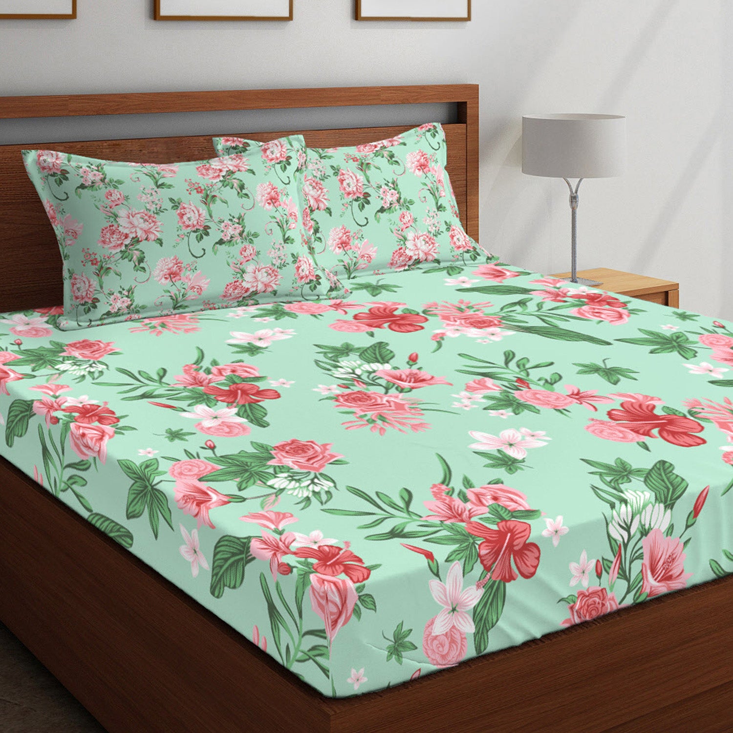 Boutique Living 104 TC Printed Layers Double Bedsheet Printed With 2 Pillow Covers