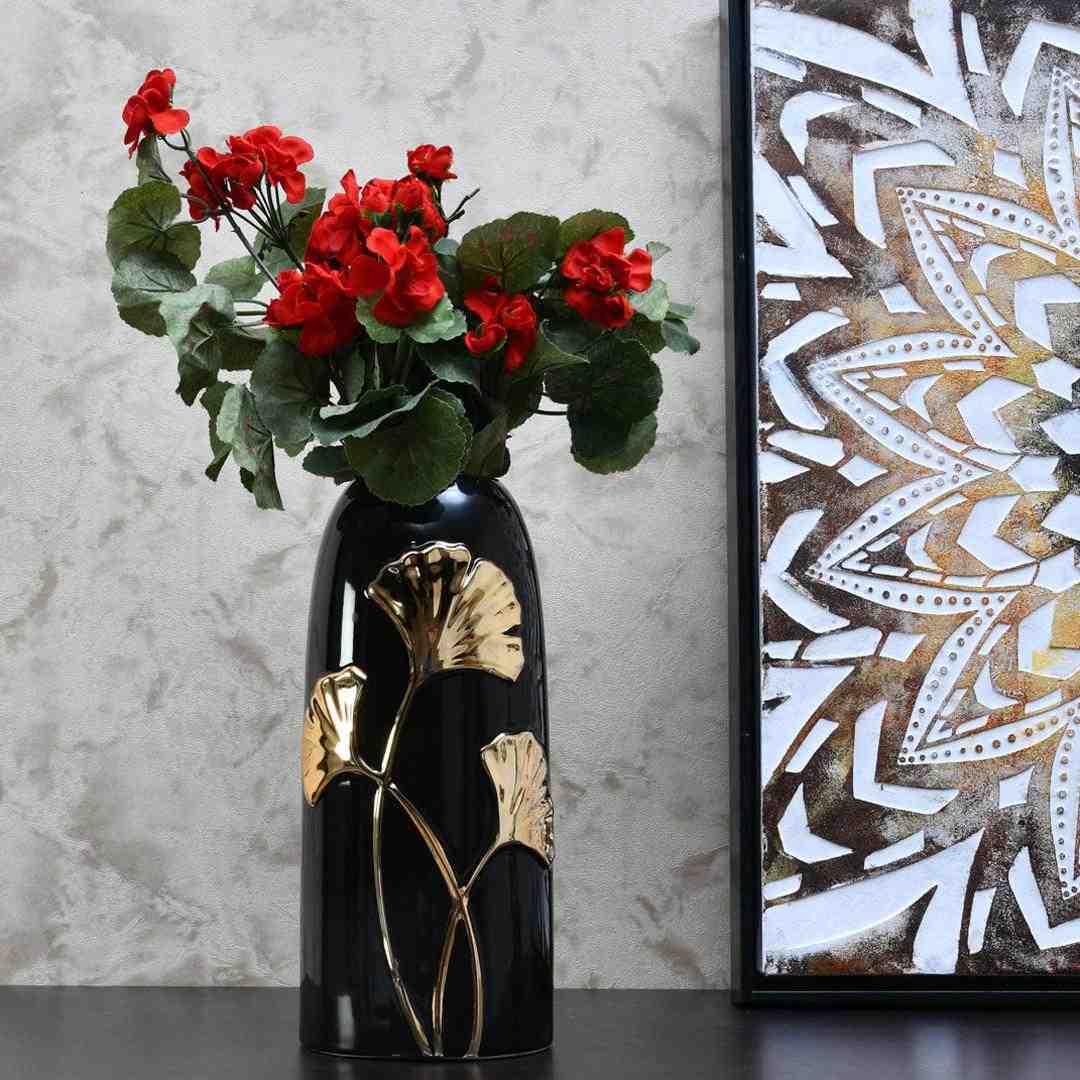 Gingko Tumbler Ceramic Vase (Black & Gold)